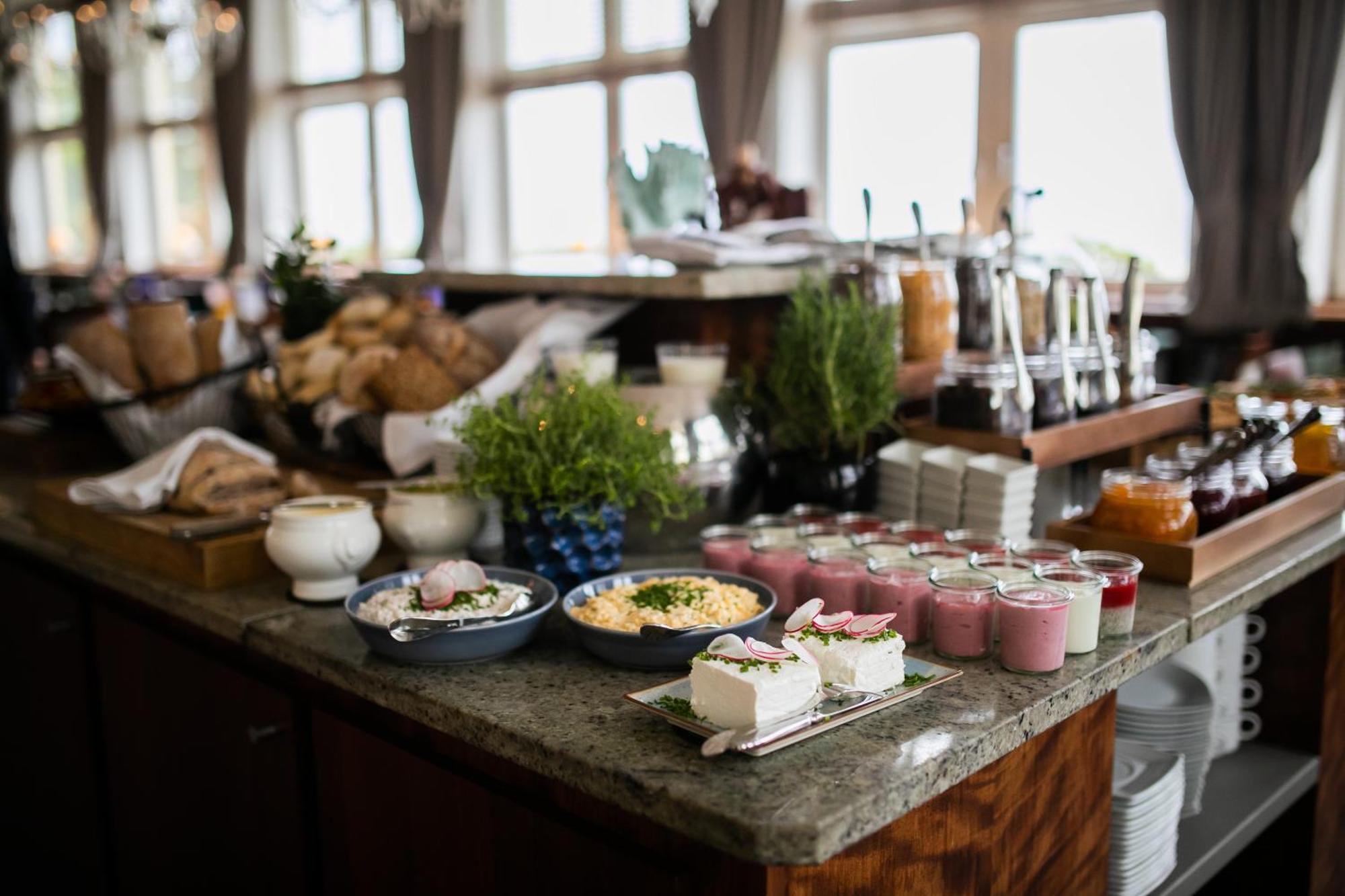 Sofitel Grand Sopot Otel Dış mekan fotoğraf A breakfast buffet