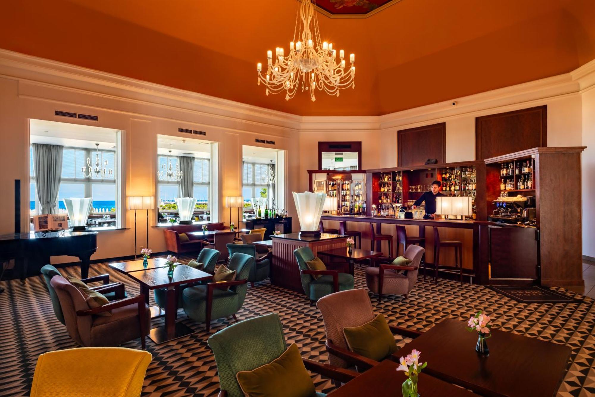 Sofitel Grand Sopot Otel Dış mekan fotoğraf The bar at the 1905